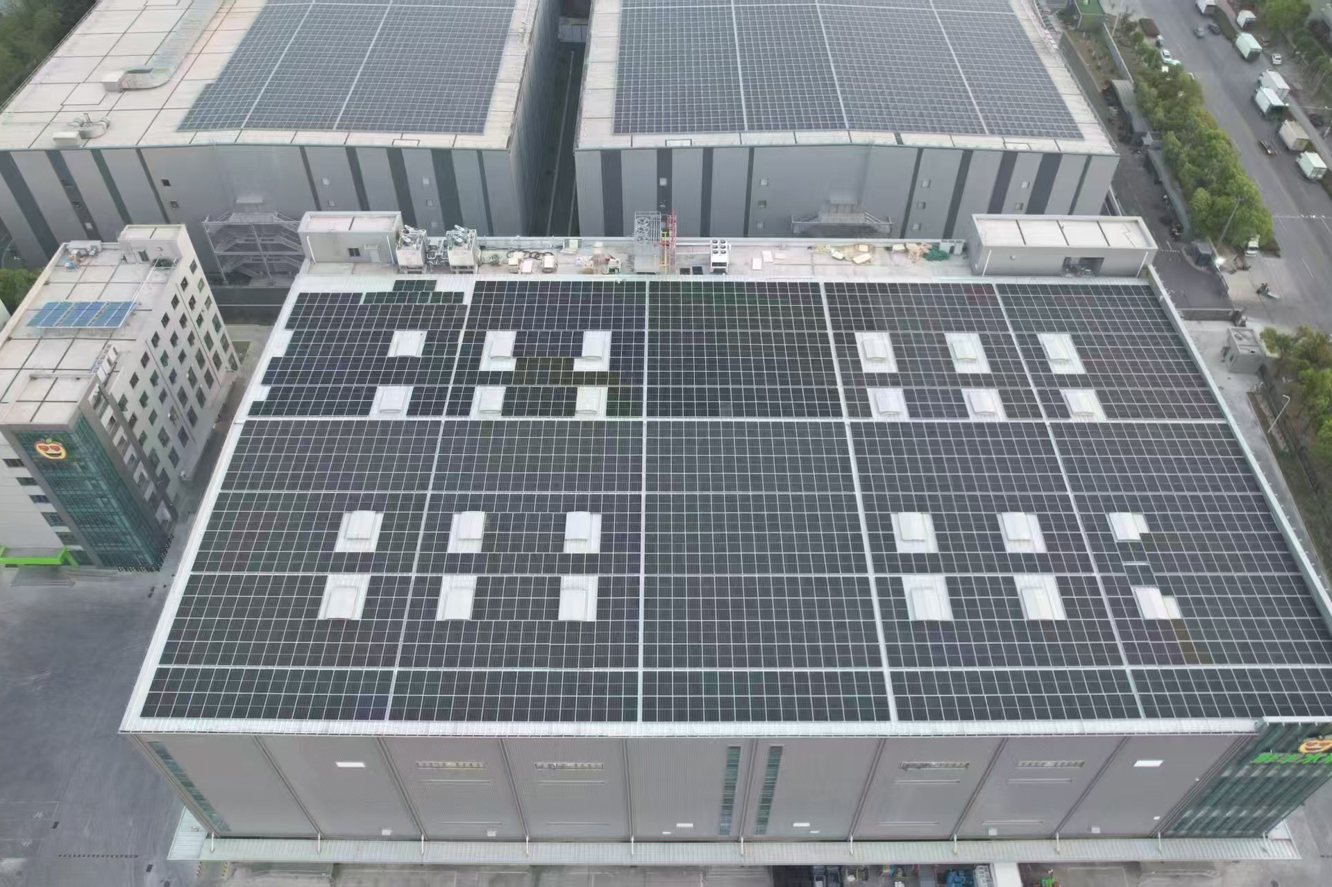 Das Photovoltaik-Stromerzeugungsprojekt von Xianfeng Enterprise Development (Shanghai) Co., Ltd. wurde erfolgreich an das Netz angeschlossen